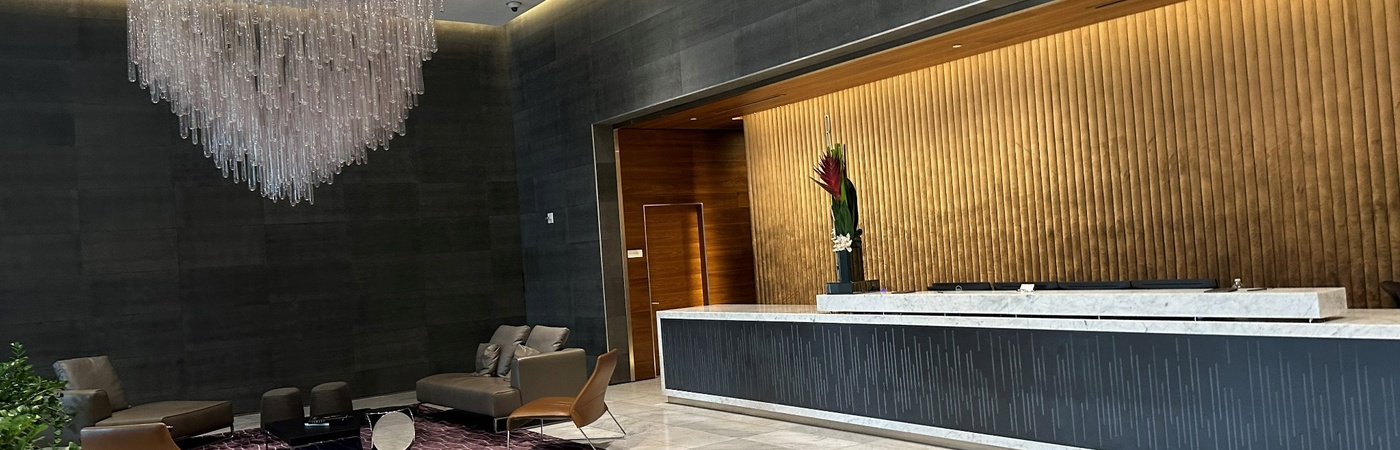 Lobby and reception area protected by a CPIS smart alarm system